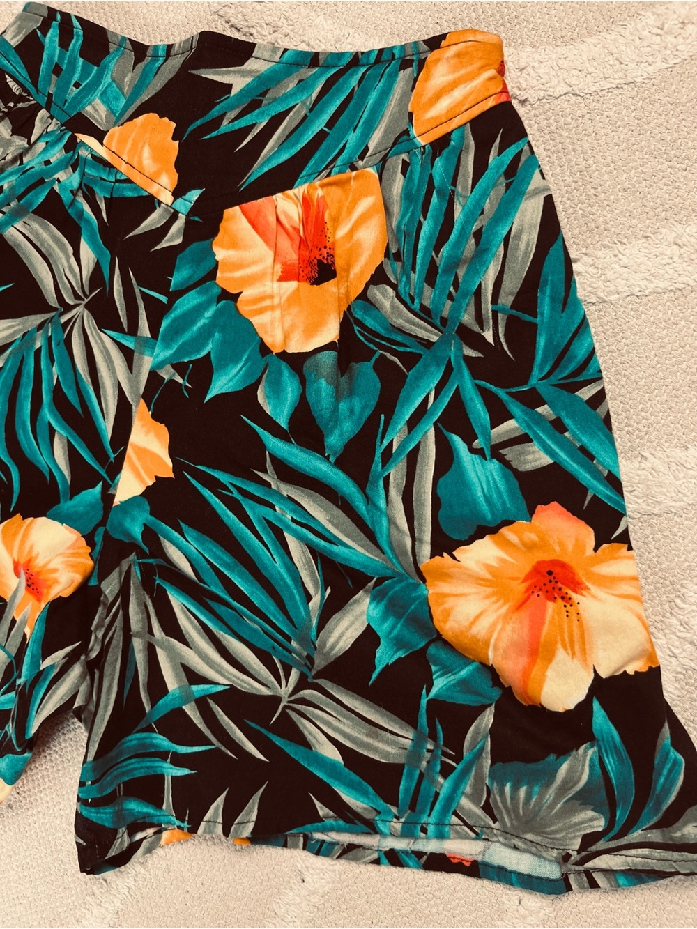 Vintage 90's Jaclyn Smith Hawaiian Tropical Floral High Waisted Shorts - S